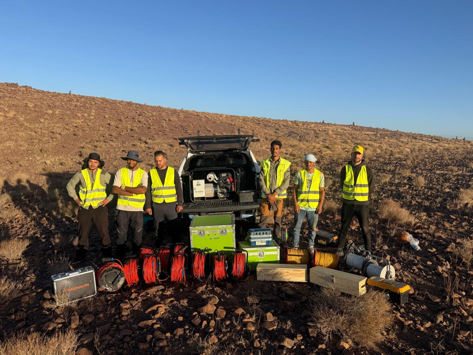 PROGREM team and geophysical instruments in the field